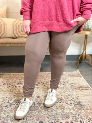 Plus Size Pocket Leggings