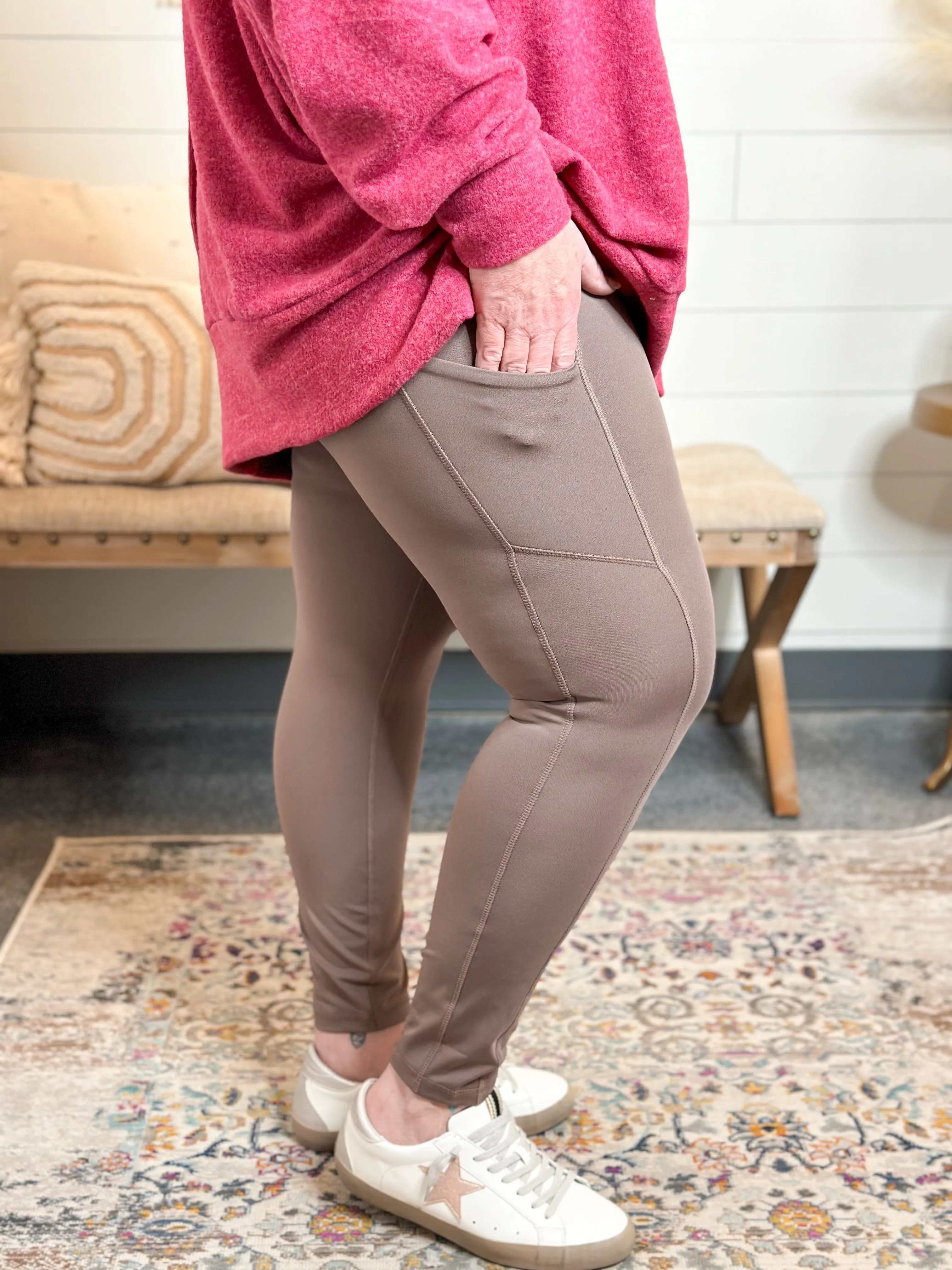 Plus Size Pocket Leggings